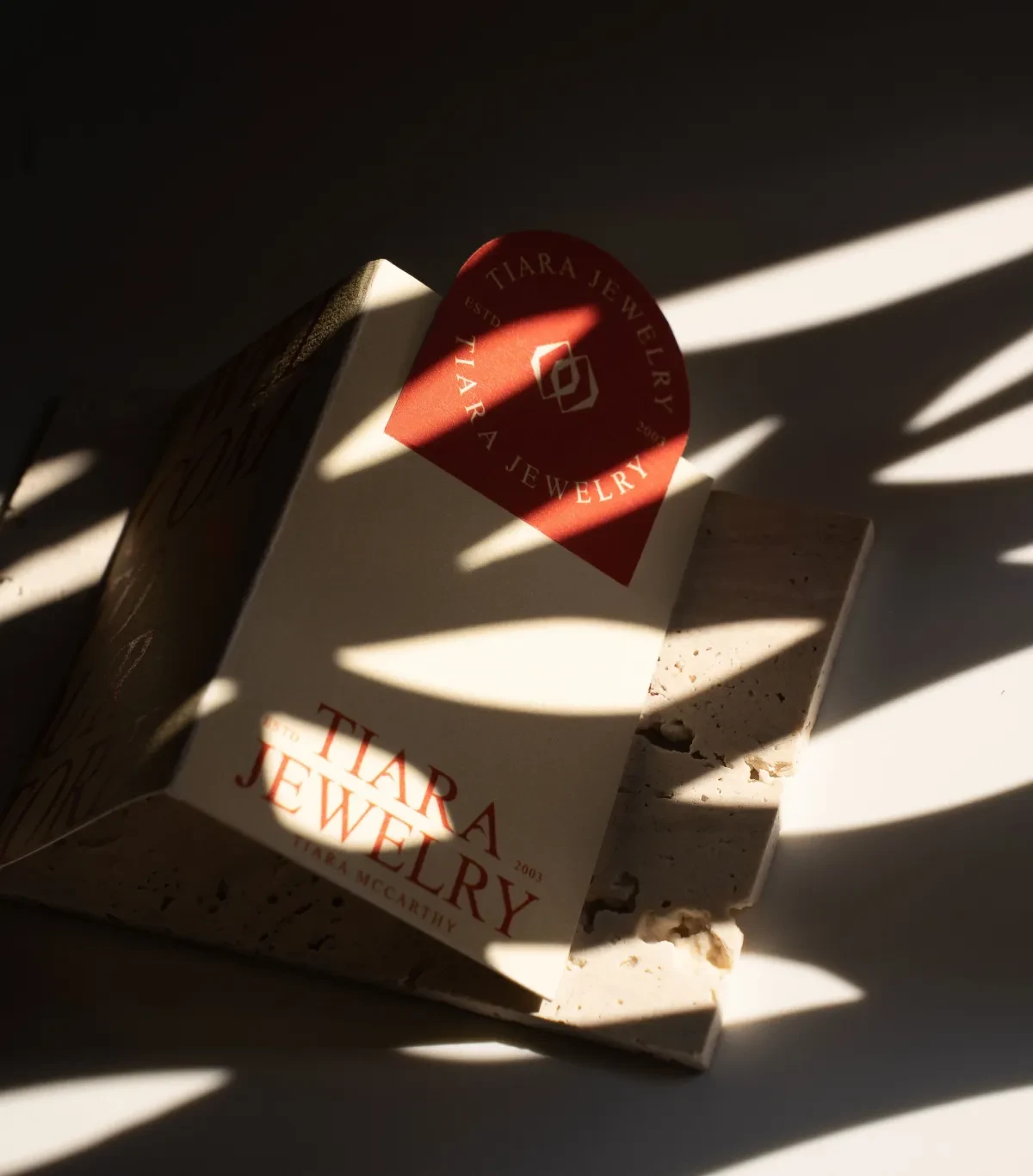 案例优选：头饰-珠宝品牌视觉识别设计｜视觉识别·设计精选