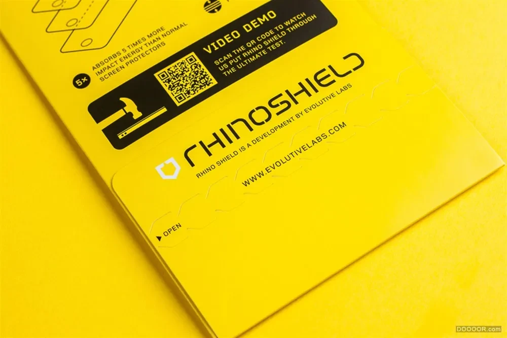 作品欣赏：RHINOSHIELD黄色卡片包装设计-Bravo｜包装设计·设计精选